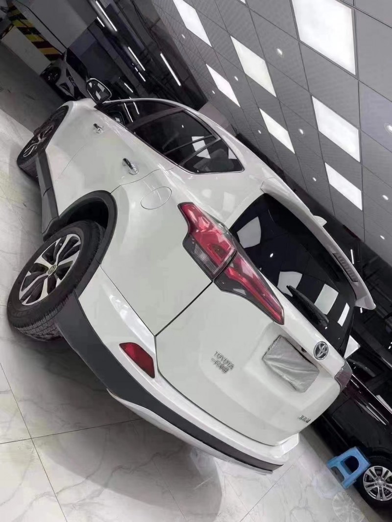 成都16年豐田RAV44