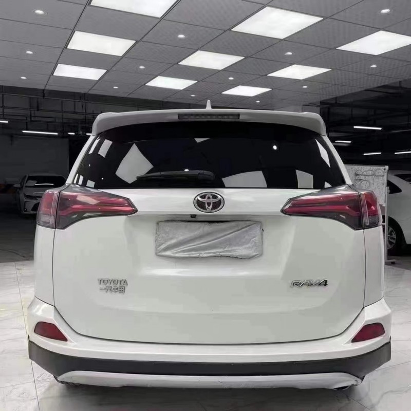 成都16年豐田RAV47