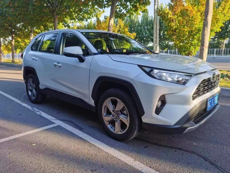 保定21年豐田RAV4榮放2