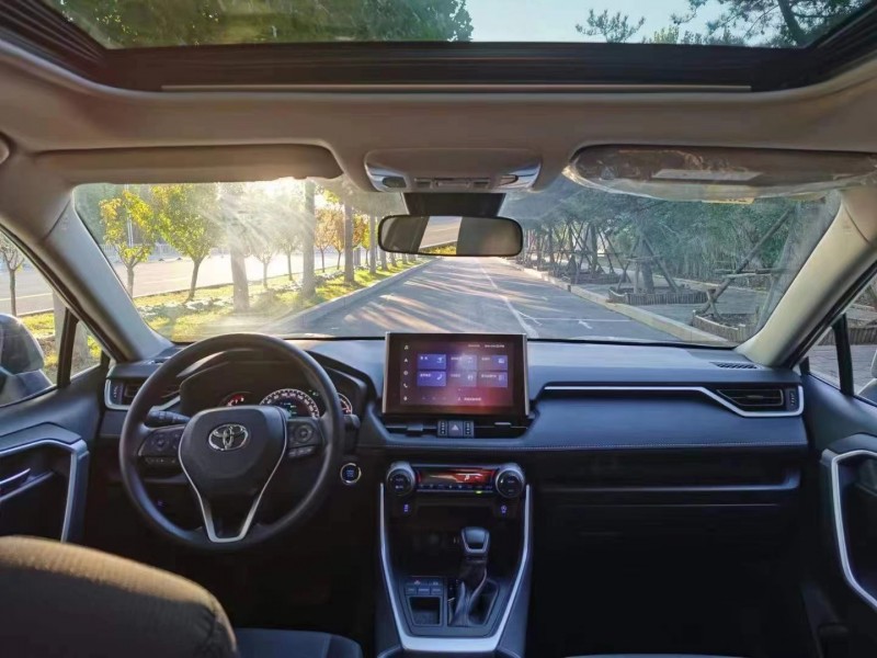 保定21年豐田RAV4榮放8