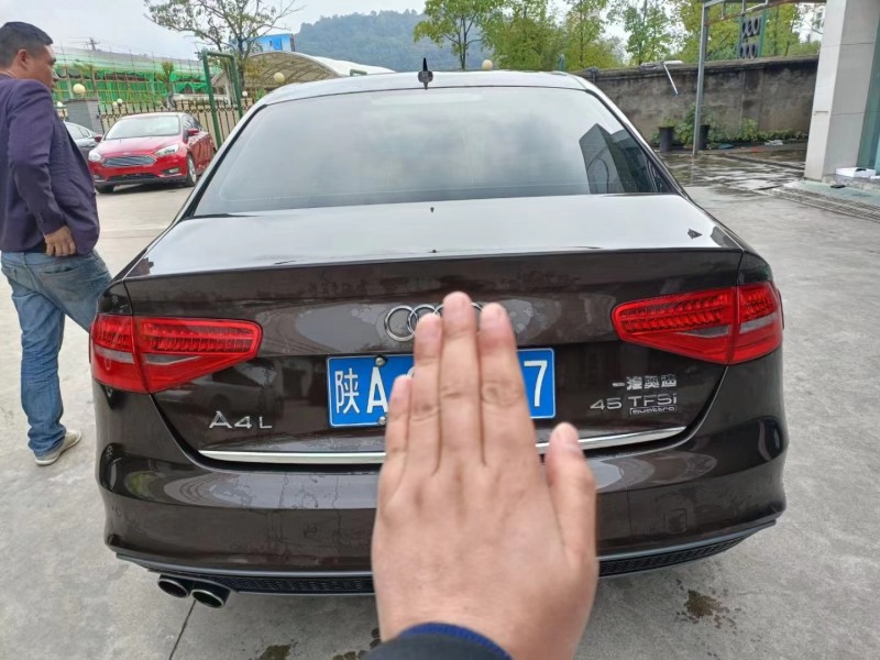 北京16年奧迪A4L9
