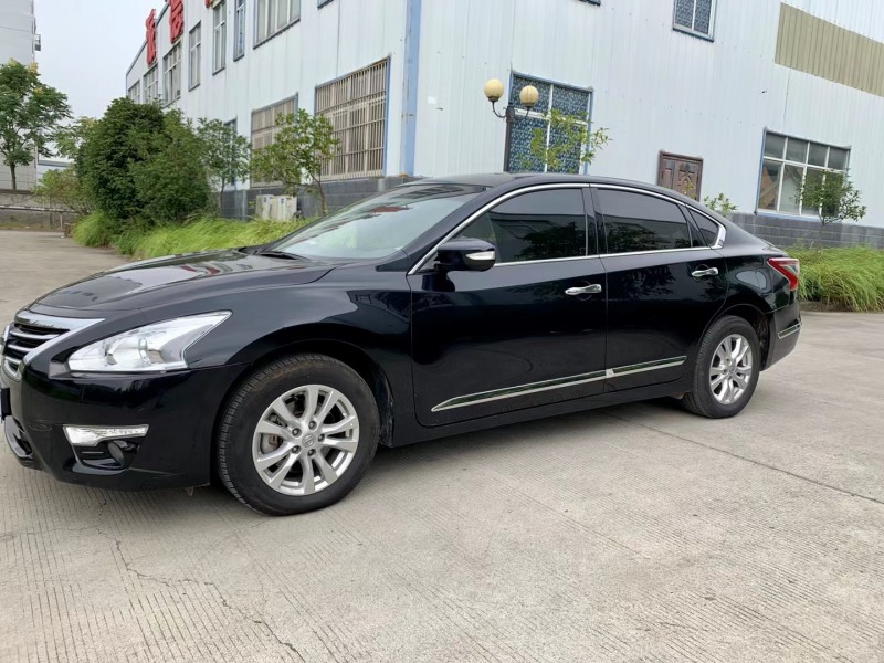 宜昌16年日產天籟3