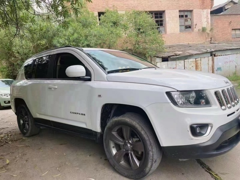 安順15年Jeep指南者3