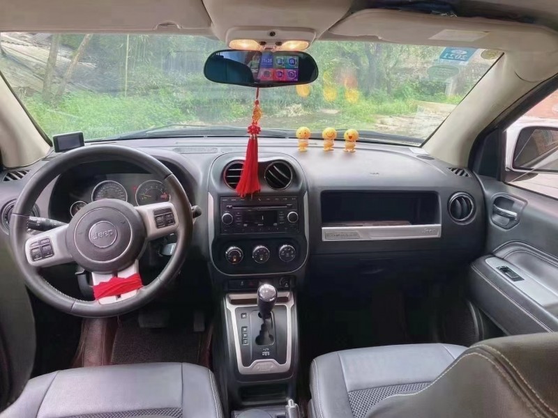 安順15年Jeep指南者5