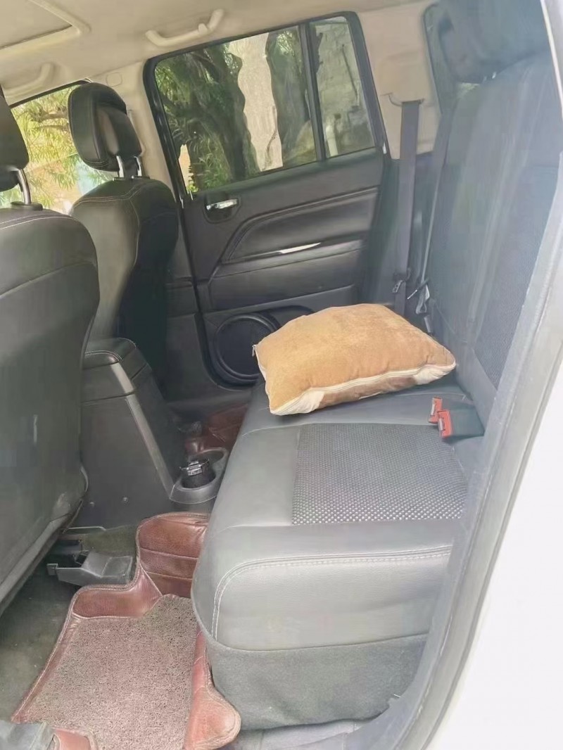 安順15年Jeep指南者6