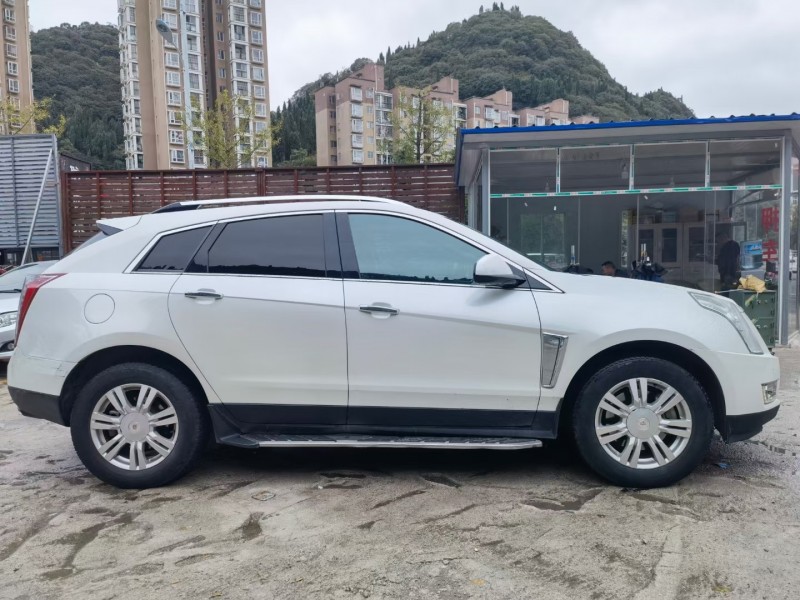 安順14年凱迪拉克SRX4