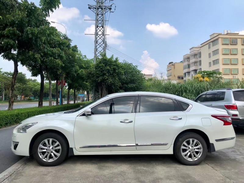 廣州15年日產天籟3