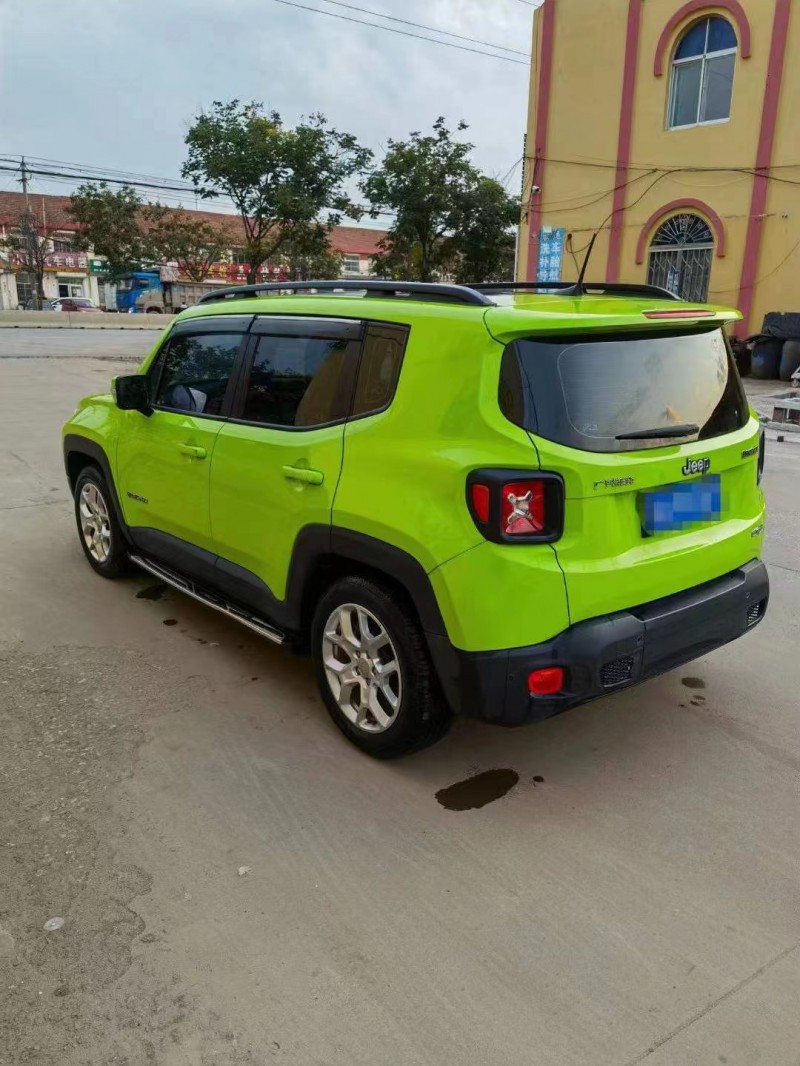 濟寧17年Jeep自由俠8