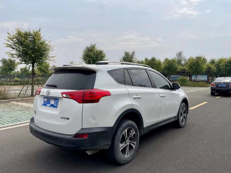 濱州16年豐田RAV4榮放8