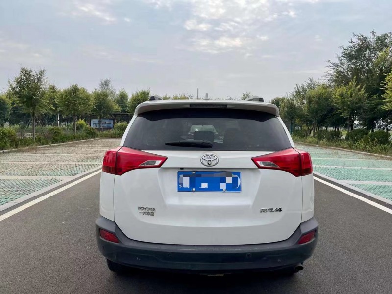 濱州16年豐田RAV4榮放9
