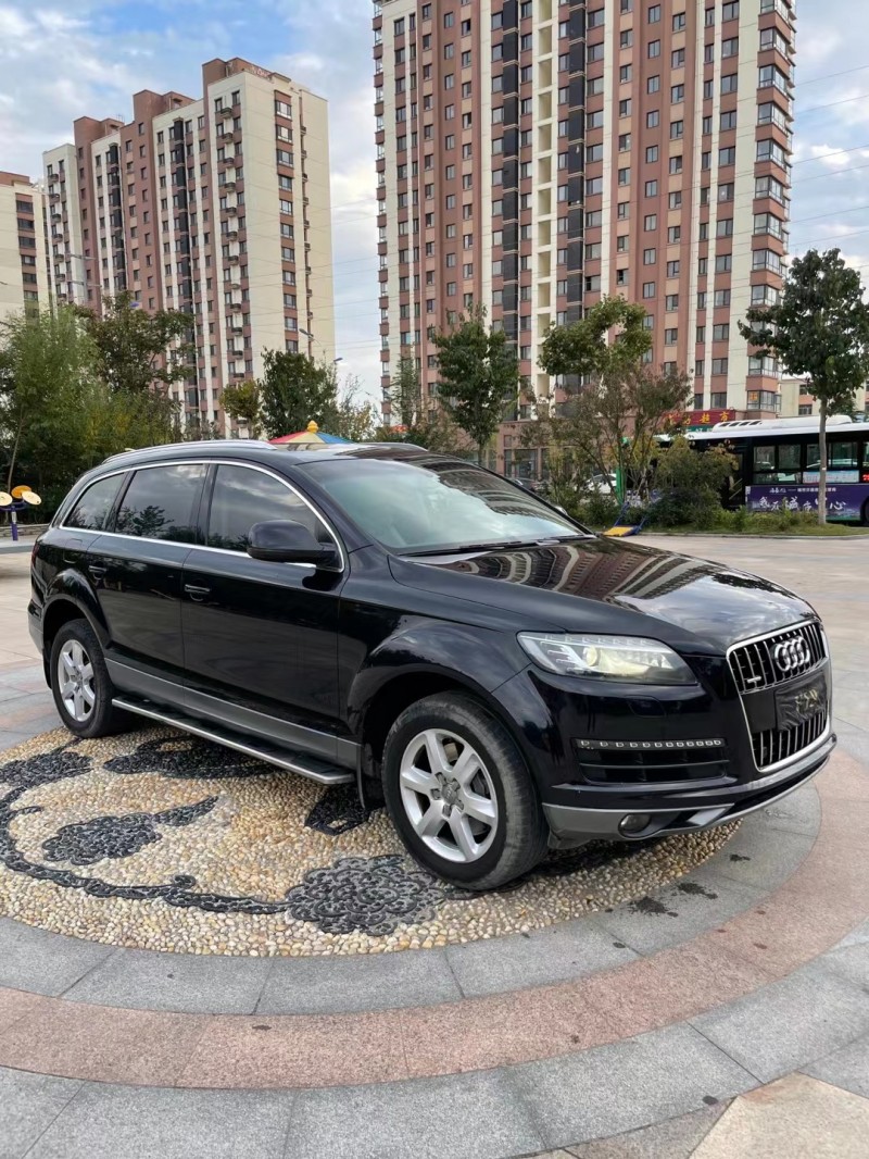 青島13年奧迪Q77