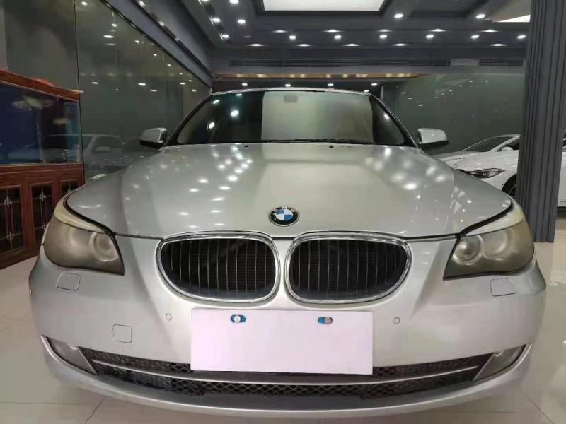 中山09年宝马5系1