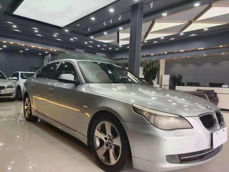 中山09年宝马5系3