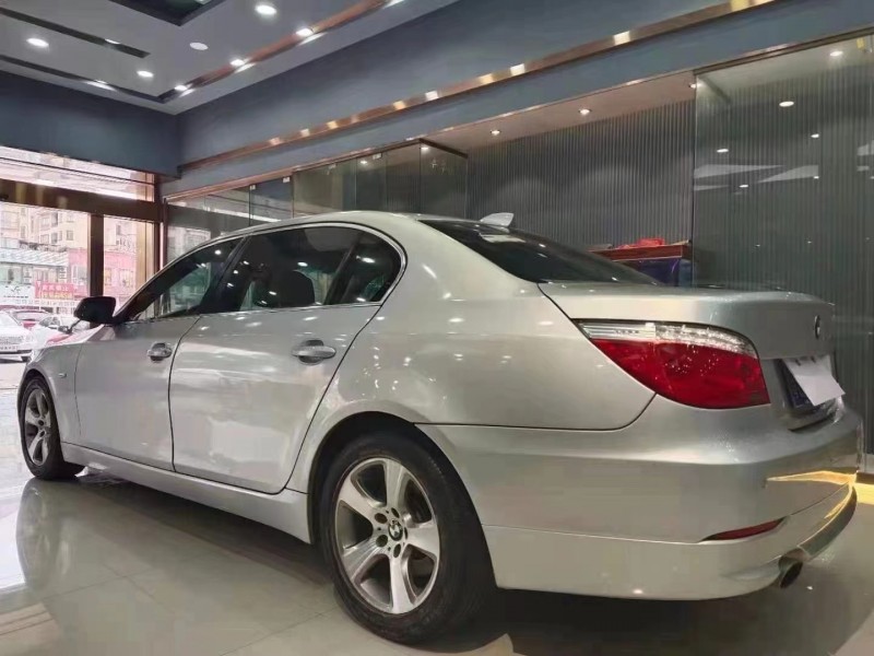 中山09年宝马5系6