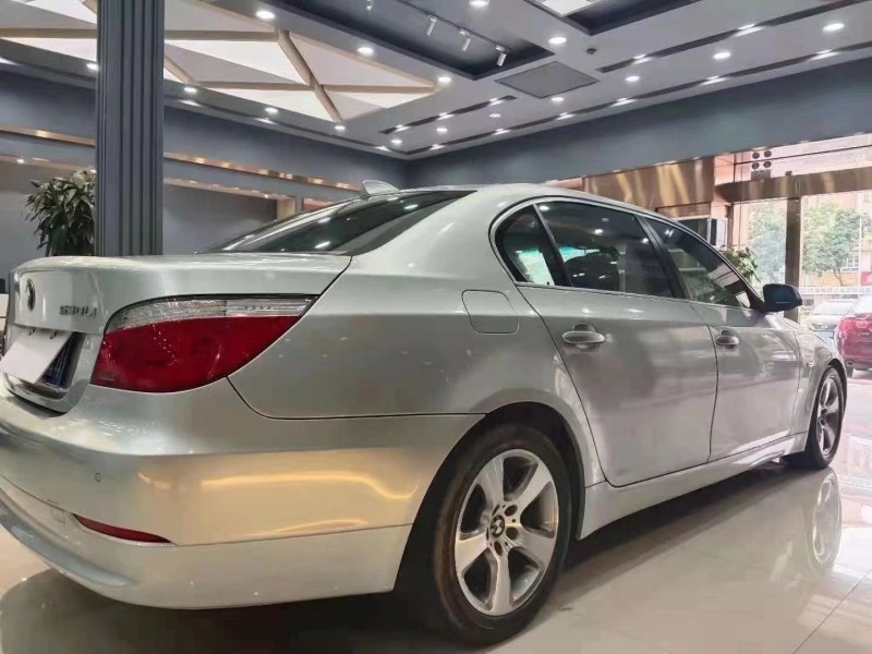 中山09年宝马5系7