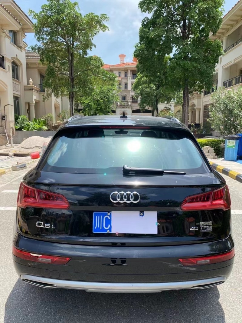 中山20年奧迪Q58