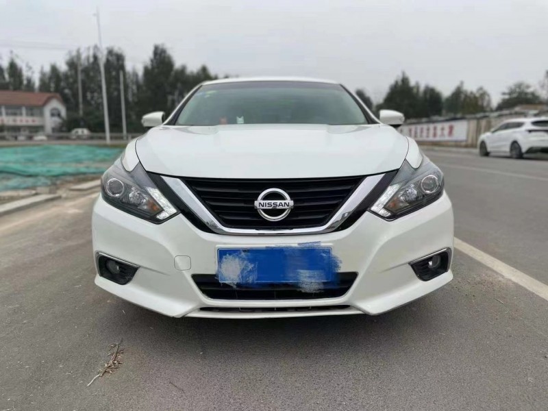 北京18年日產天籟1