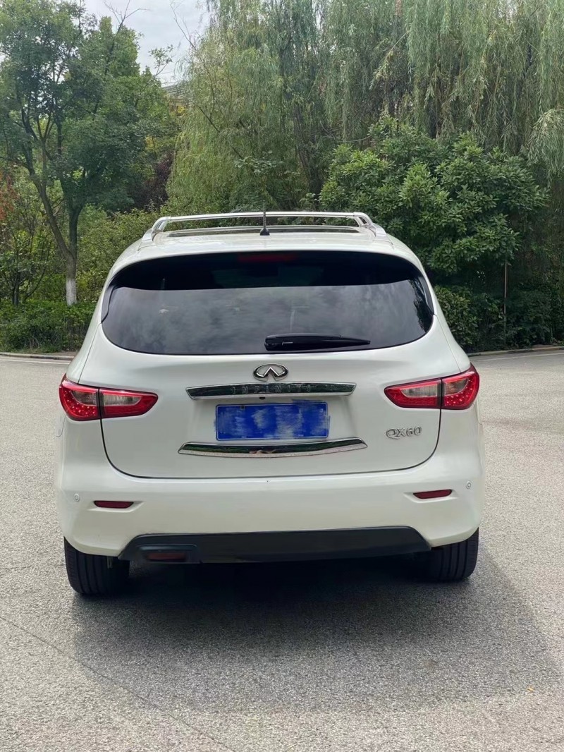青島15年英菲尼迪QX609