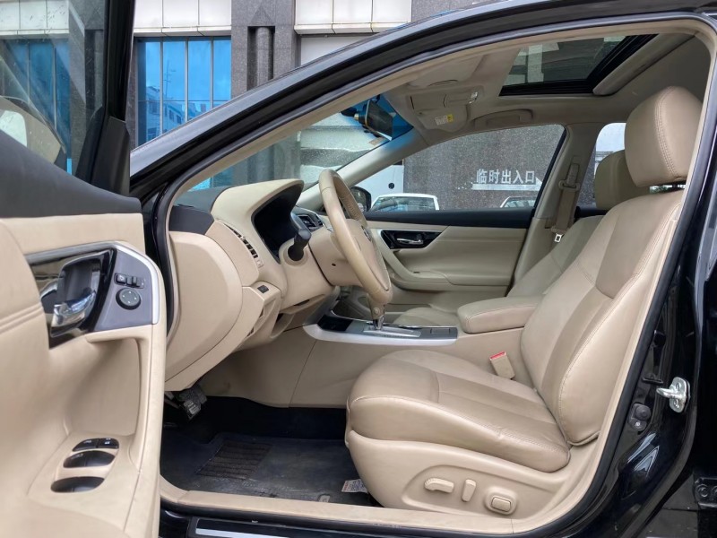 東莞16年日產天籟7