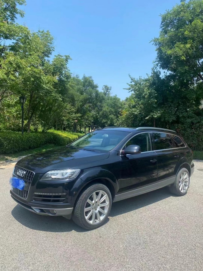 青島12年奧迪Q73