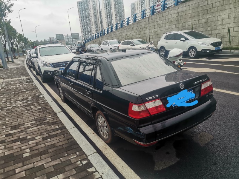 重慶13年大眾桑塔納志俊7