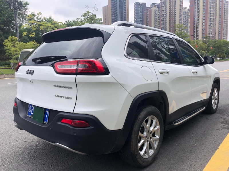深圳18年Jeep自由光3
