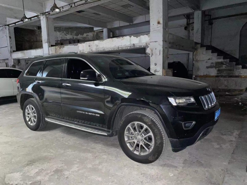鄭州17年Jeep大切諾基4