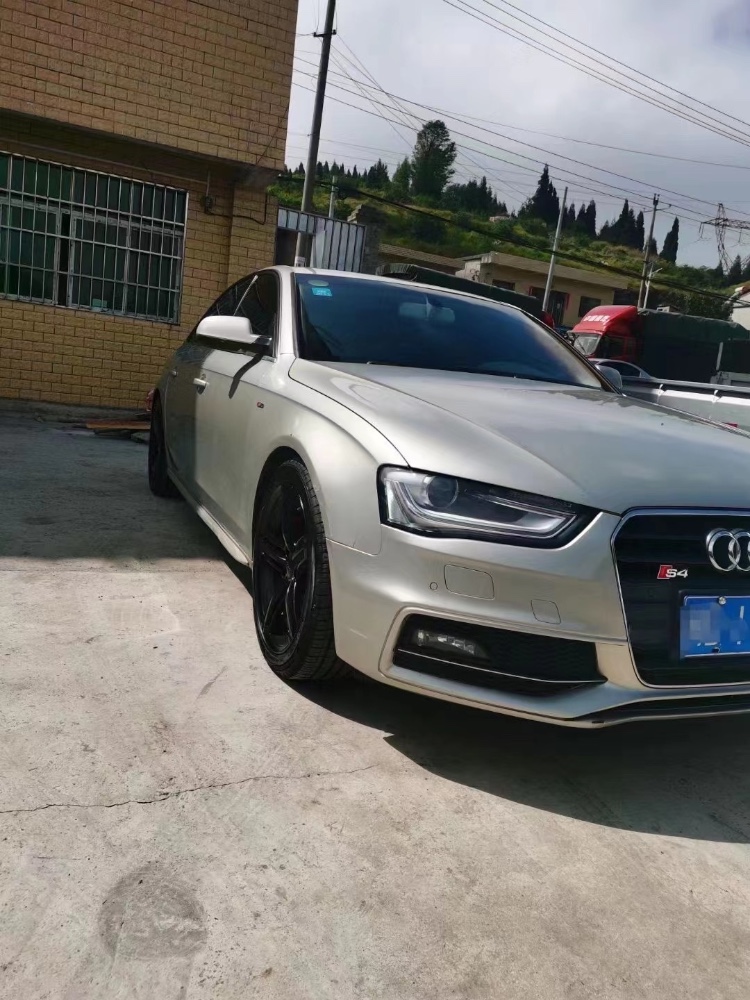 貴陽14年奧迪A4L4