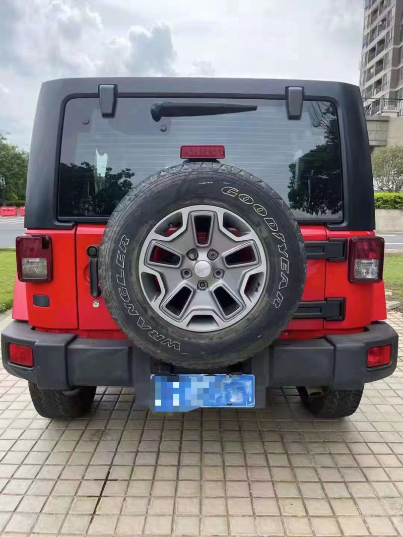 上饒18年Jeep牧馬人1