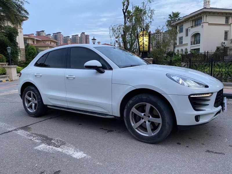 中山16年保時捷Macan4