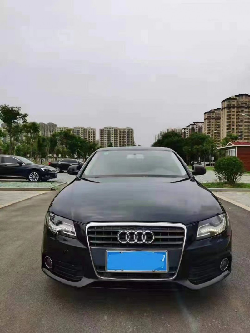 泰安12年奧迪A4L8