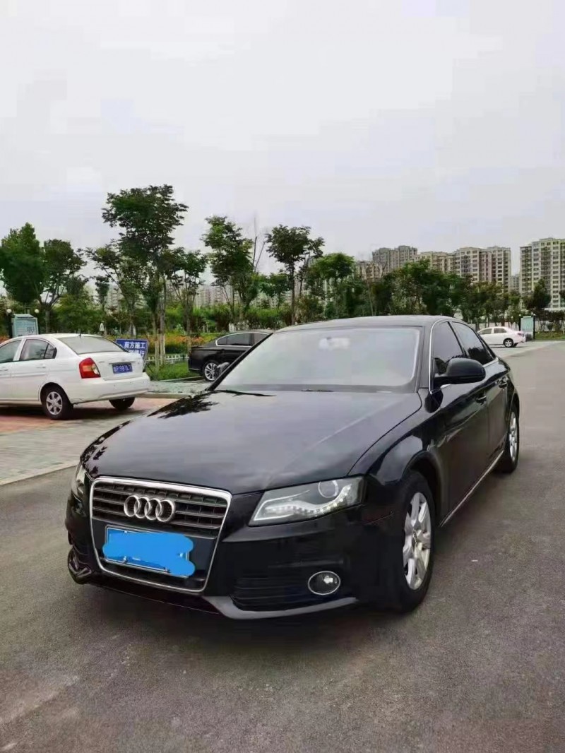 泰安12年奧迪A4L7