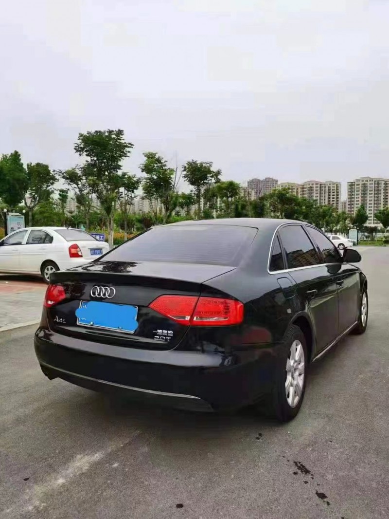 泰安12年奧迪A4L2