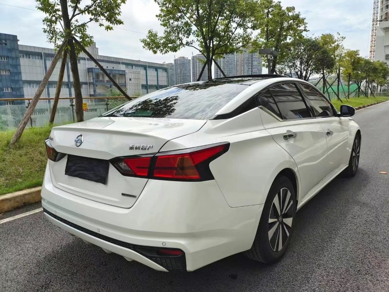 宜賓20年日產天籟3