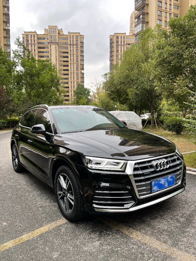 阜陽19年奧迪Q56