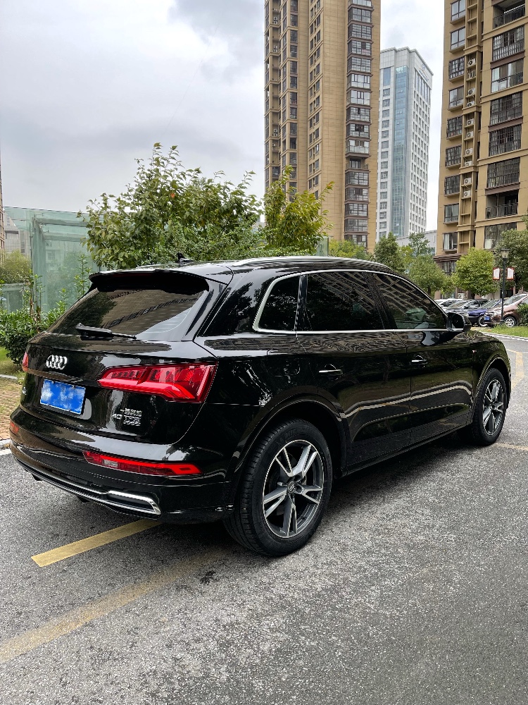 阜陽19年奧迪Q53