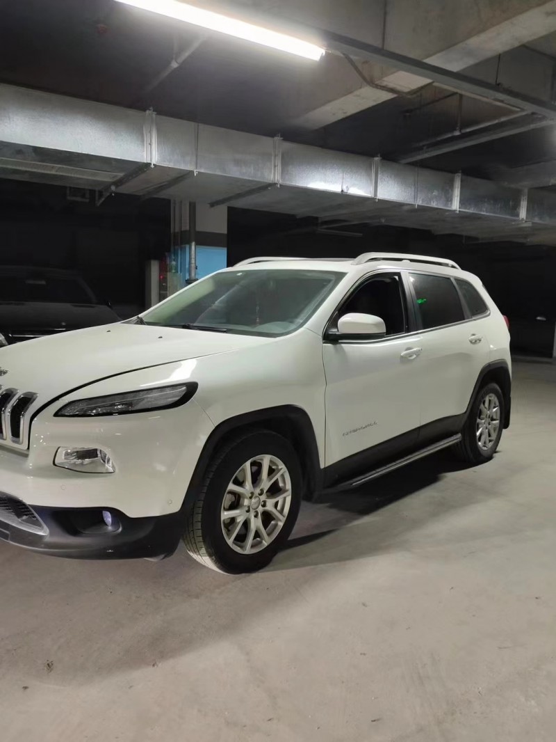 宜春16年Jeep自由光3