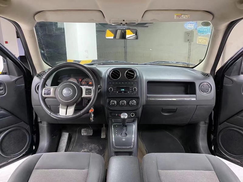 成都14年Jeep自由客4