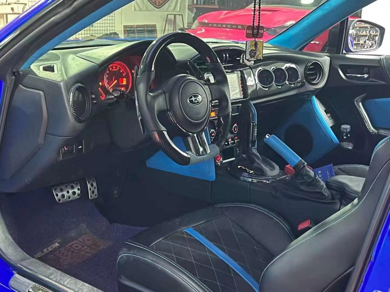 延安15年斯巴魯BRZ4