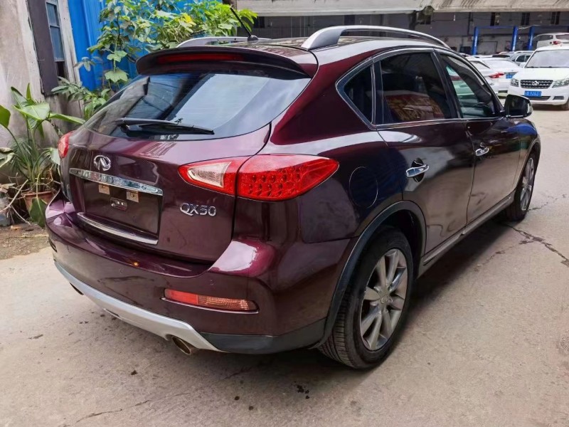 重慶17年英菲尼迪QX507