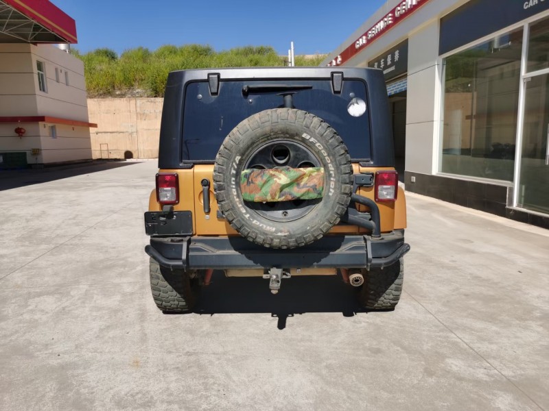 昆明14年Jeep牧馬人8