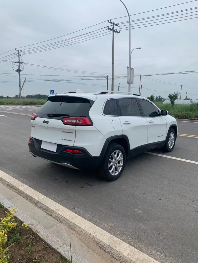 徐州18年Jeep自由光5