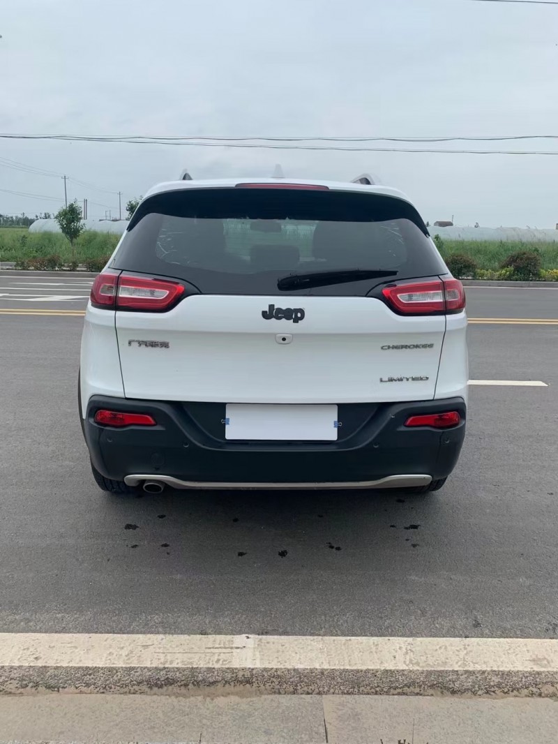 徐州18年Jeep自由光9