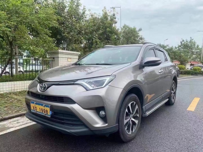 中山16年豐田RAV43