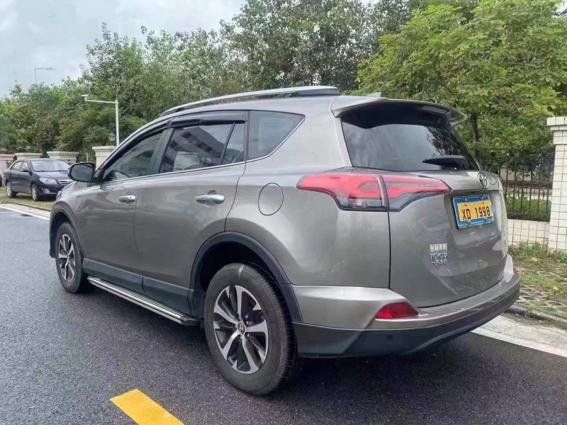 中山16年豐田RAV47