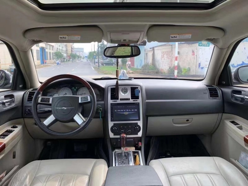 江門09年克萊斯勒300C5