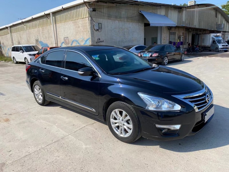 南寧15年日產天籟2