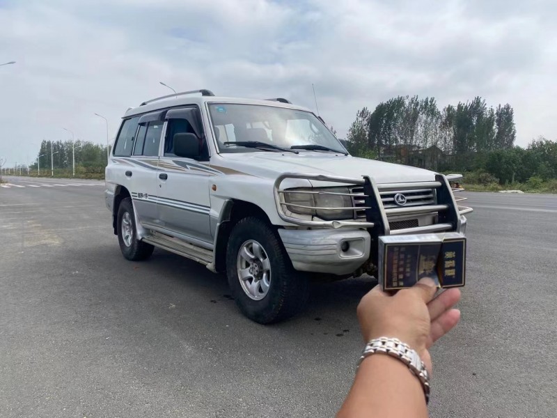 武漢15年獵豹汽車黑金剛2