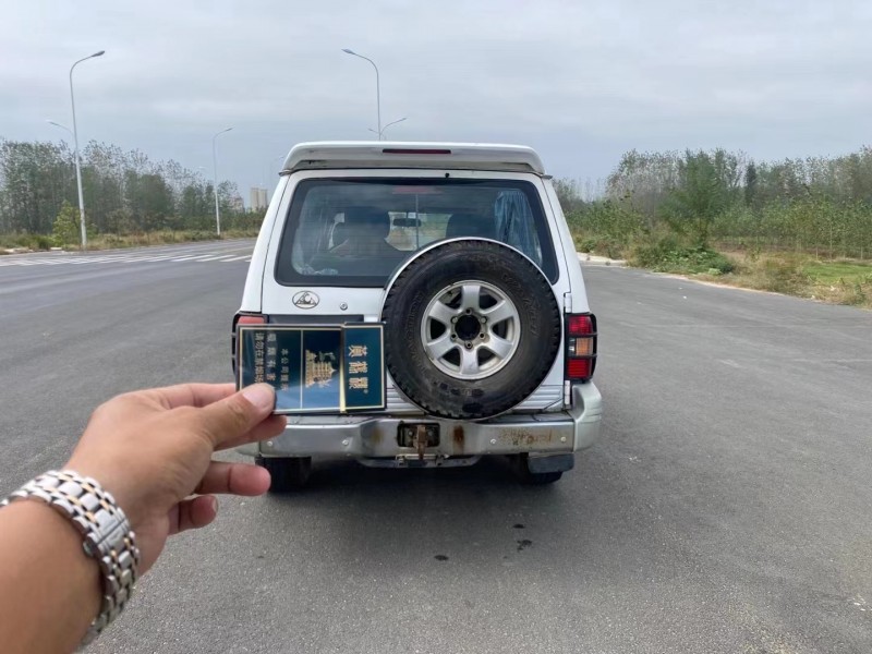武漢15年獵豹汽車黑金剛9