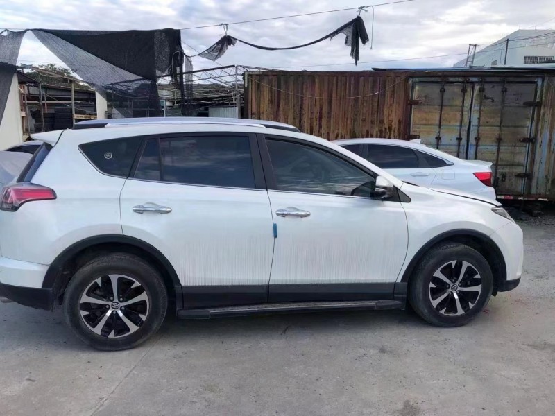 嘉興18年豐田RAV4榮放4